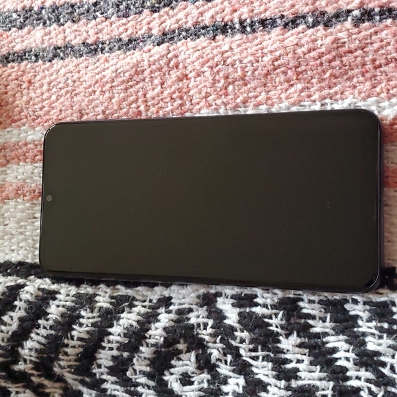 Samsung Galaxy A10e (Net10 phone) - Slate Blue - Picture 6 of 6